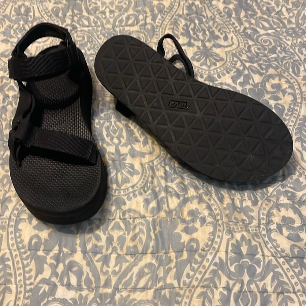 Women’s Teva platform sandals